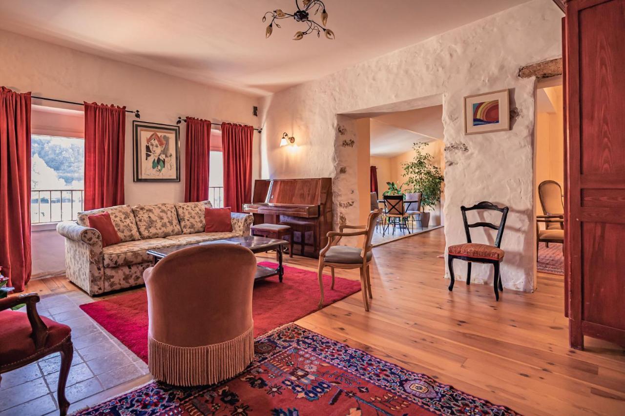 Sundrenched Relais De Poste In Serdinya Экстерьер фото